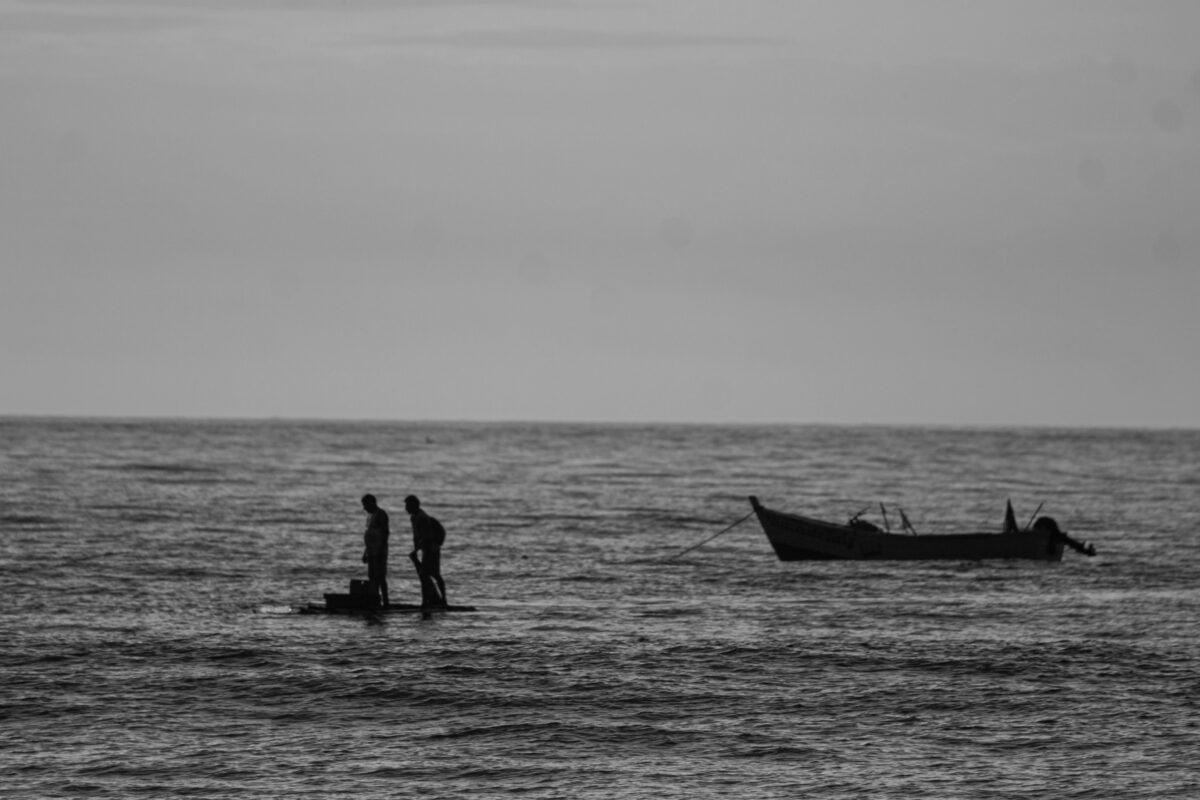 $!Los pescadores han aceptado pagar cupos porque su vida corre peligro y no quieren perder sus herramientas de trabajo.