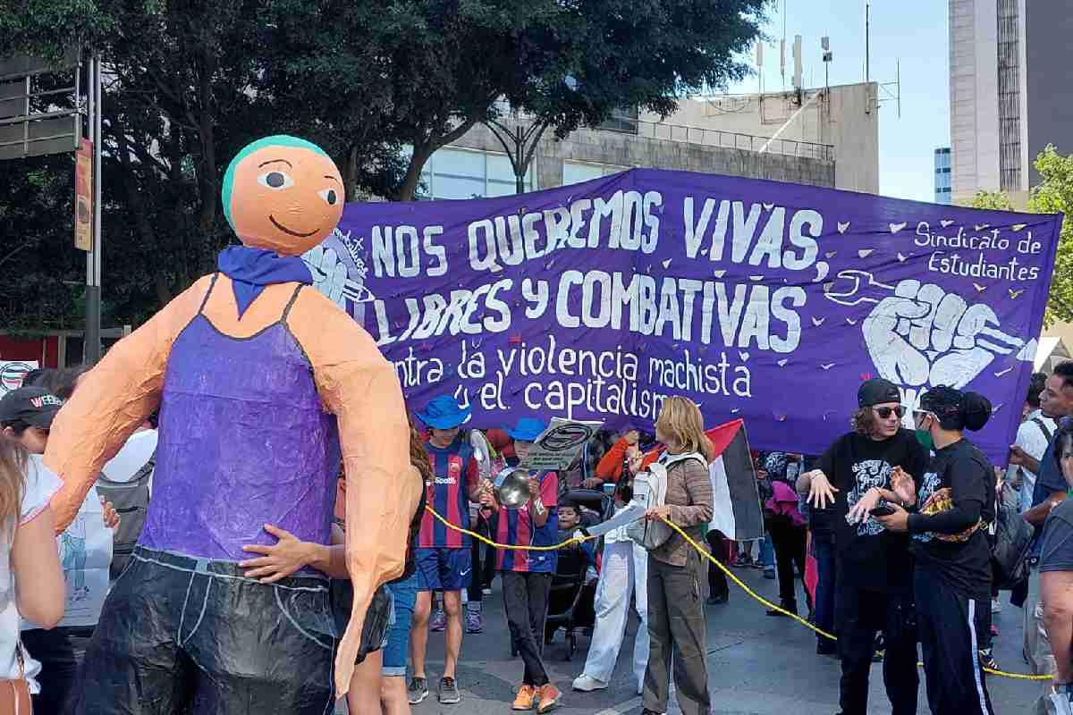 $!Mujeres marchan en CDMX por el Día Internacional de Eliminación de la Violencia contra ellas