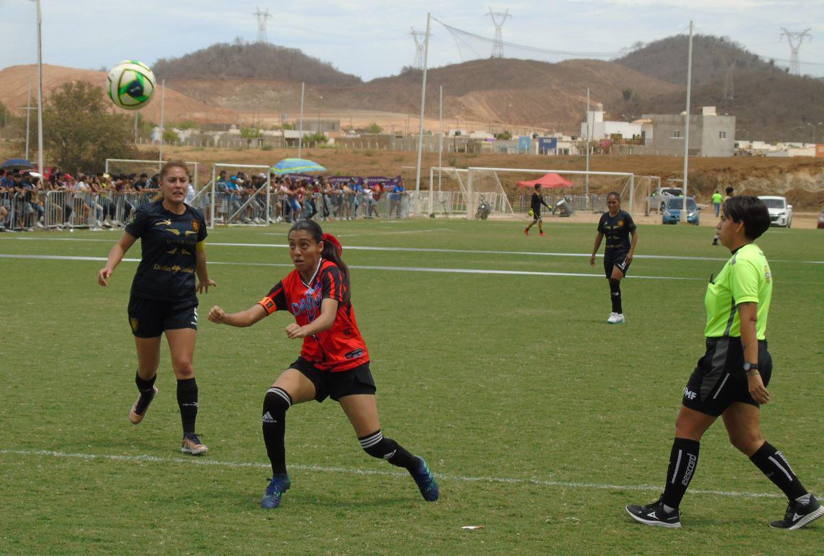 $!Locales ganan 4 títulos en Copa Mazatlán de Futbol 7