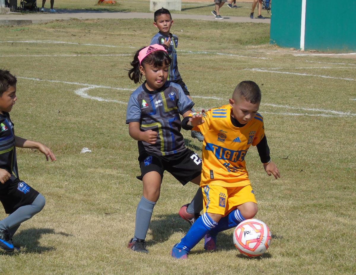 $!La fiesta deportiva continúa con la Copa Mazatlán de futbol 11