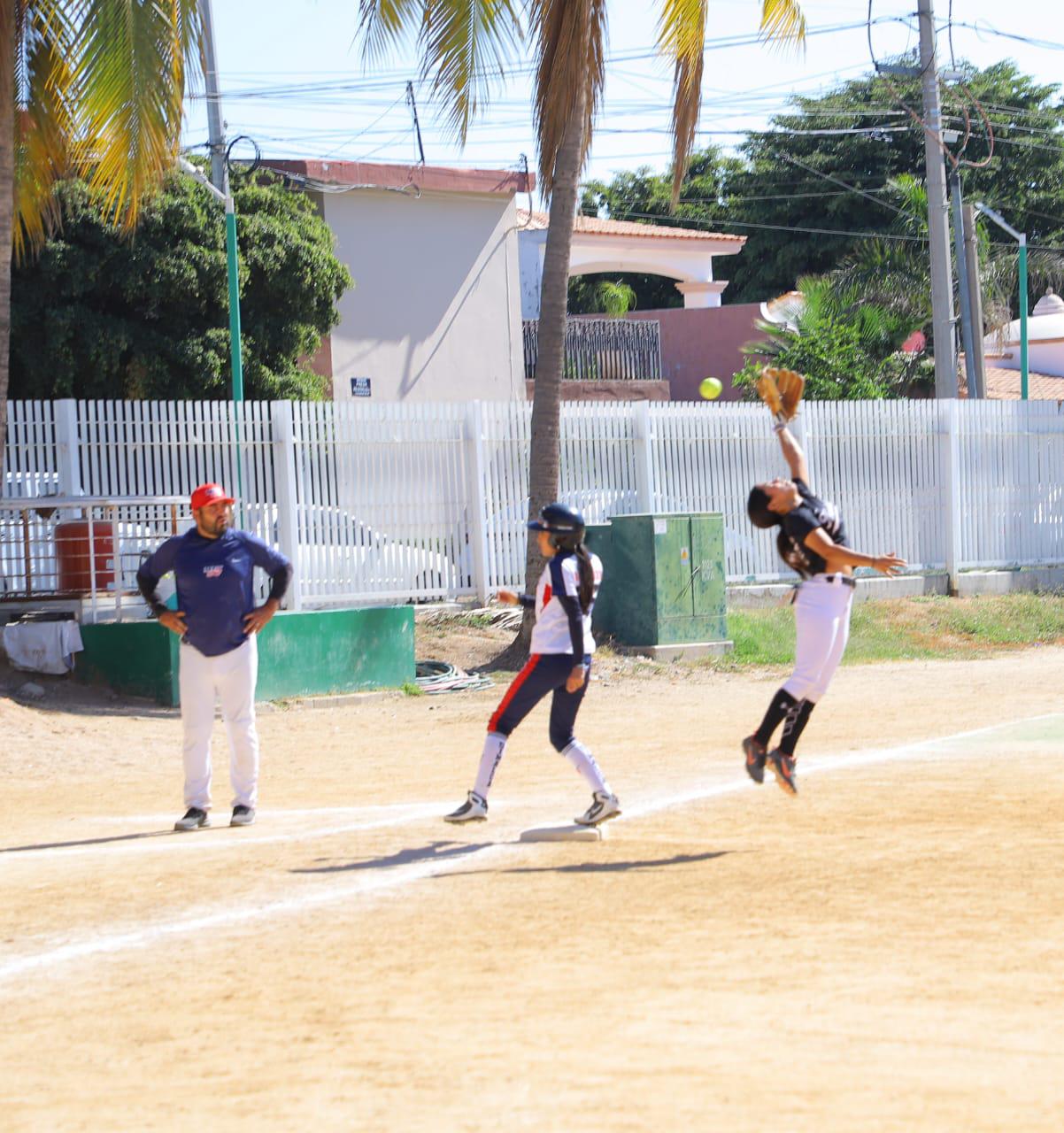 $!Muy superior Culiacán en zonal de softbol