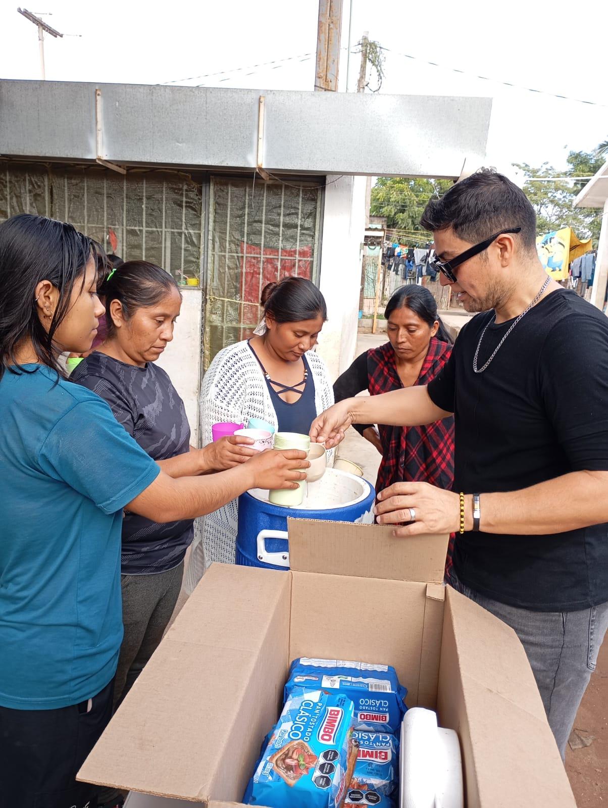 $!Lleva DIF alegría y regalos al albergue de Isla del Bosque, en Escuinapa