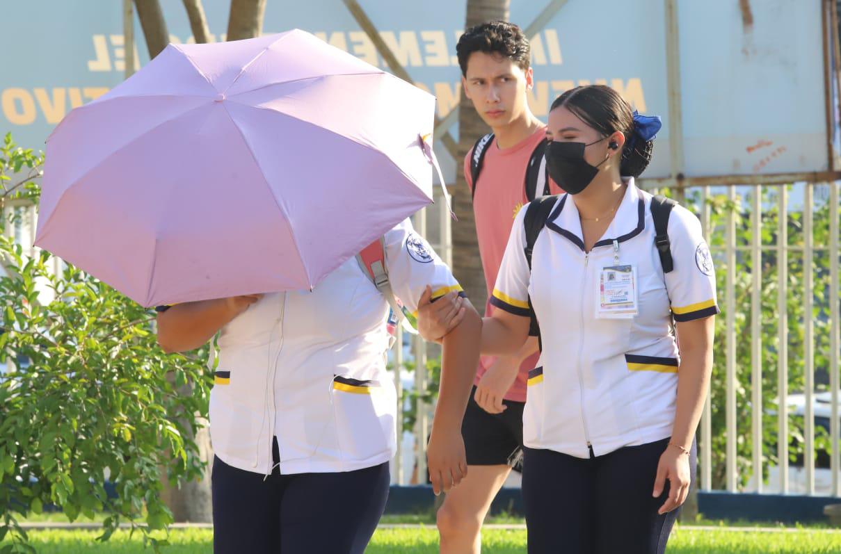 $!Atienden estudiantes de la UAS uso del cubrebocas en Mazatlán