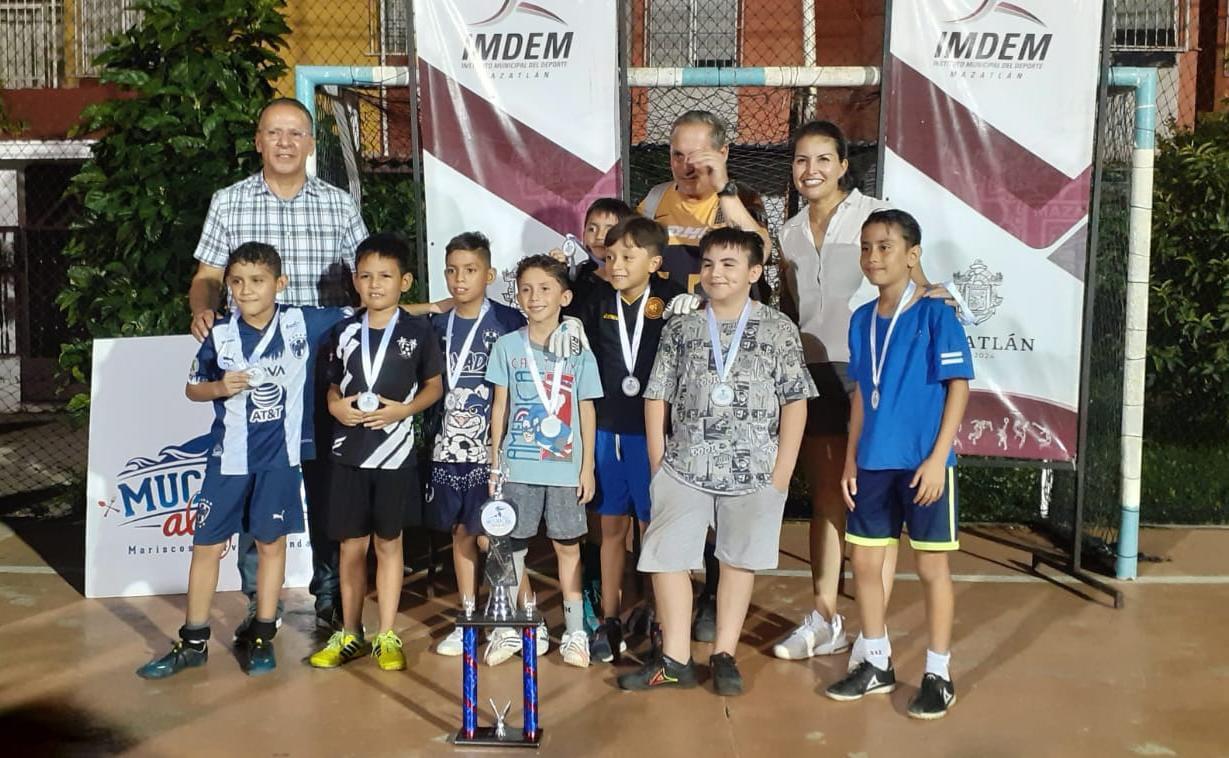 $!Reconocen a los mejores del Torneo de Futbol Sala Jabalíes