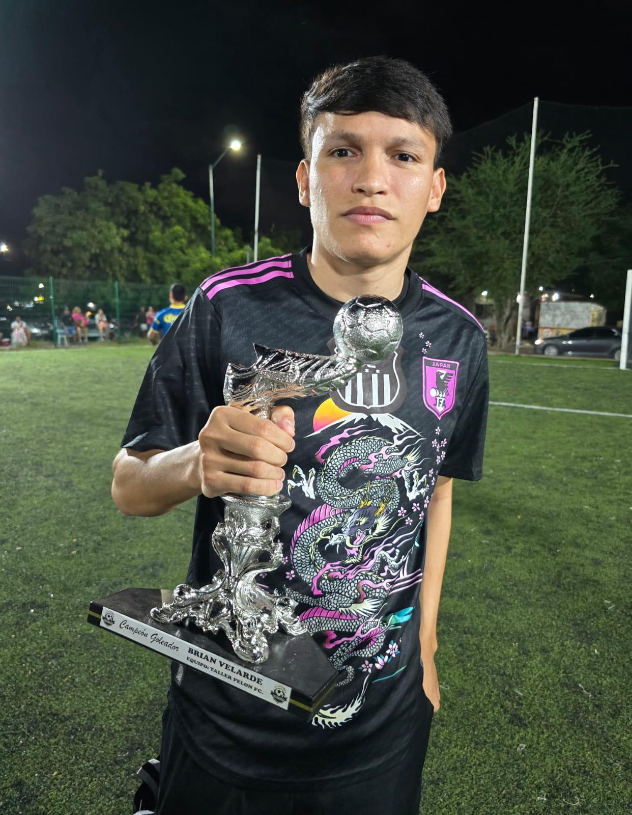 $!Familia Fajardo reafirma su pegada y es el campeón del Torneo Empresarial de la Burócrata