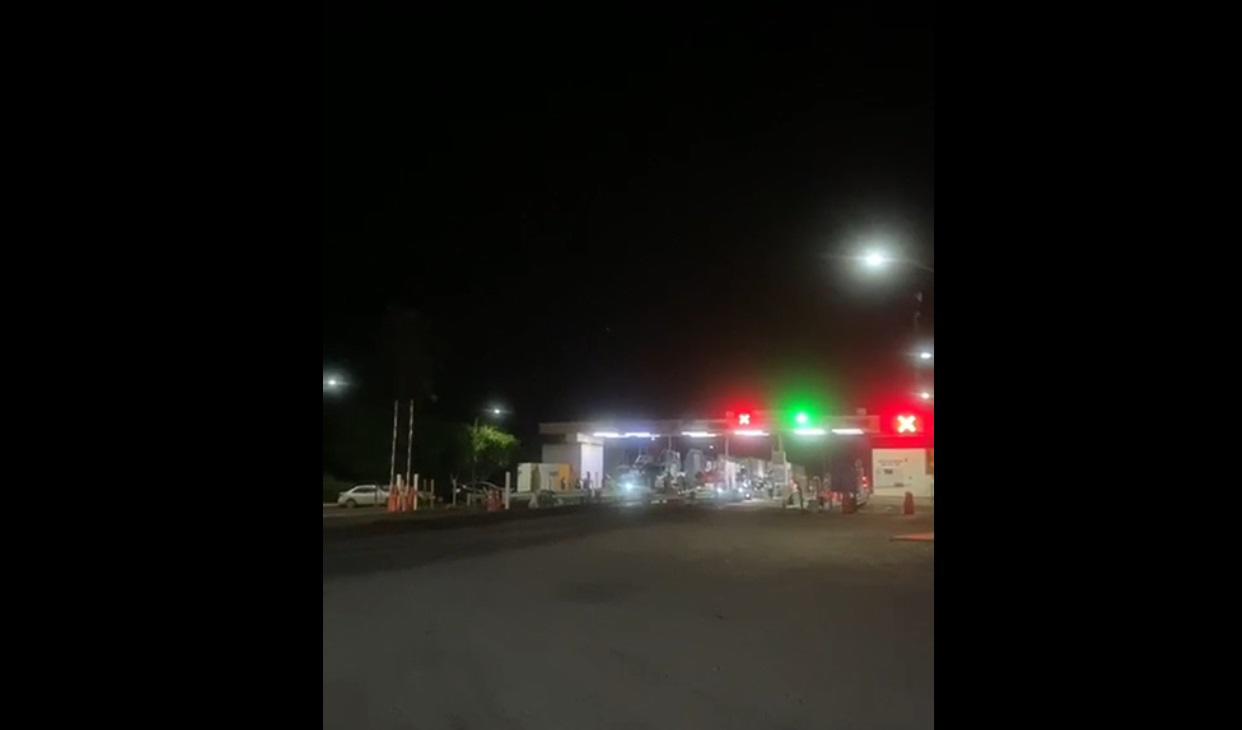 $!Reportan bloqueos y ponchallantas en diversos puntos de Sinaloa la noche de este sábado