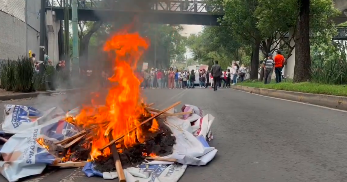 CNTE quema propaganda en sedes de partidos políticos en CdMx – Noroeste Media