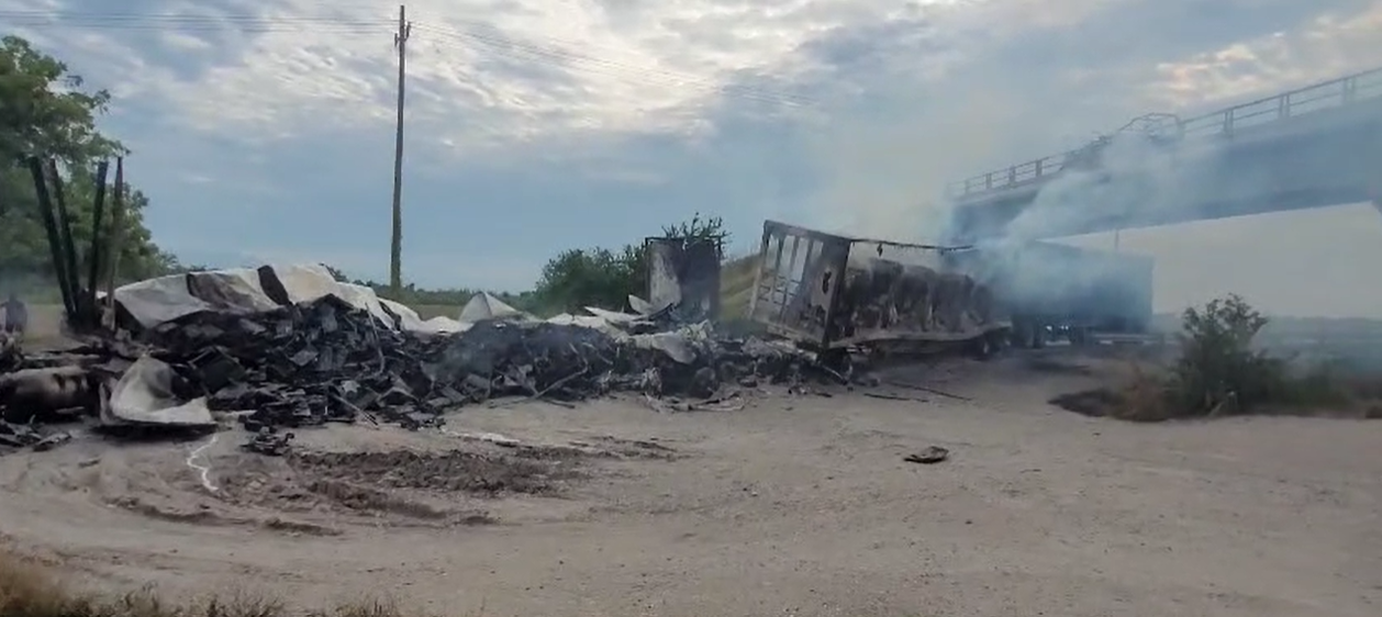 $!Hallan a 5 hombres sin vida cerca de bloqueo en la Mazatlán-Culiacán; liberan carril al sur