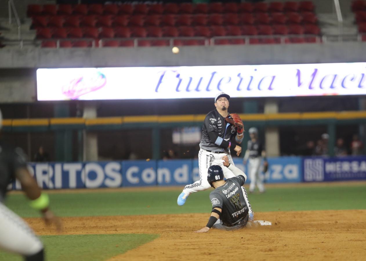 $!Venados viene de atrás y empareja la serie ante Guasave