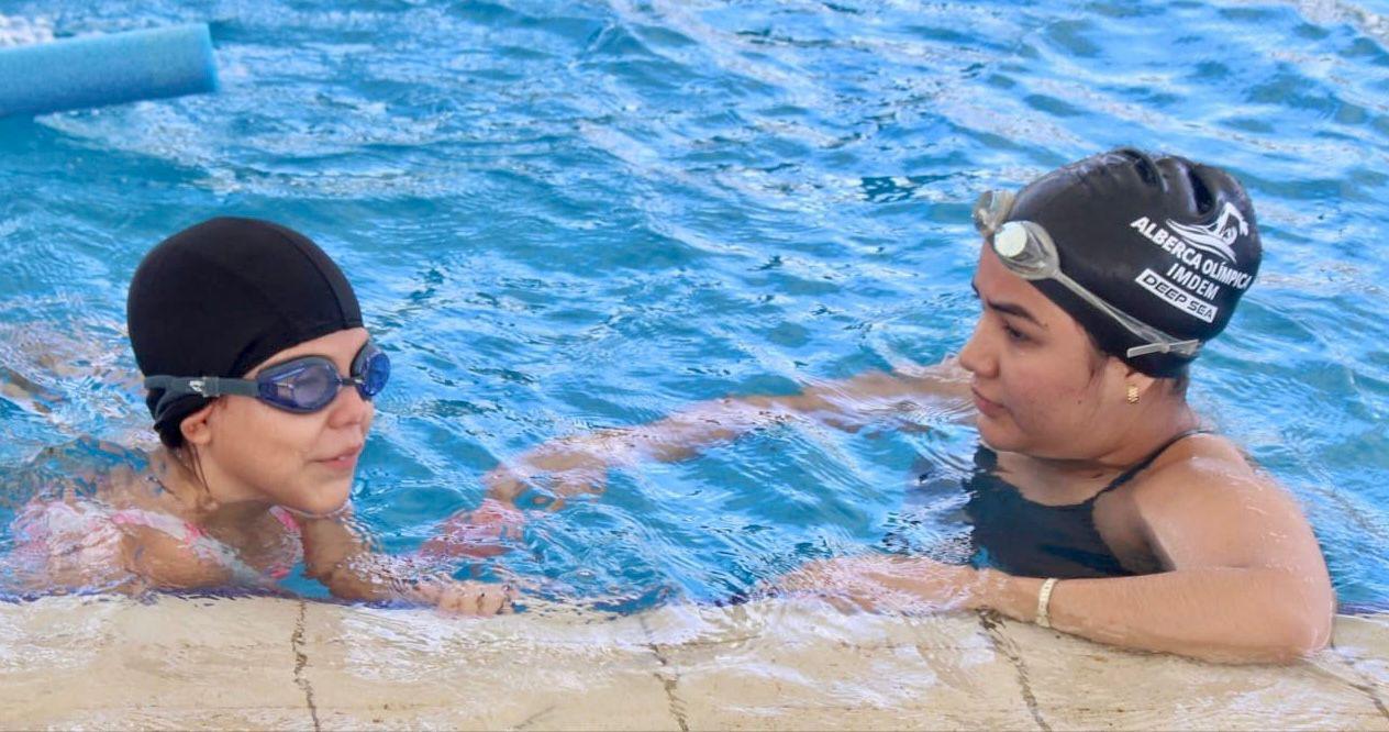 $!Cierran cientos de niños con gran alegría el Curso Intensivo de Natación de Semana Santa