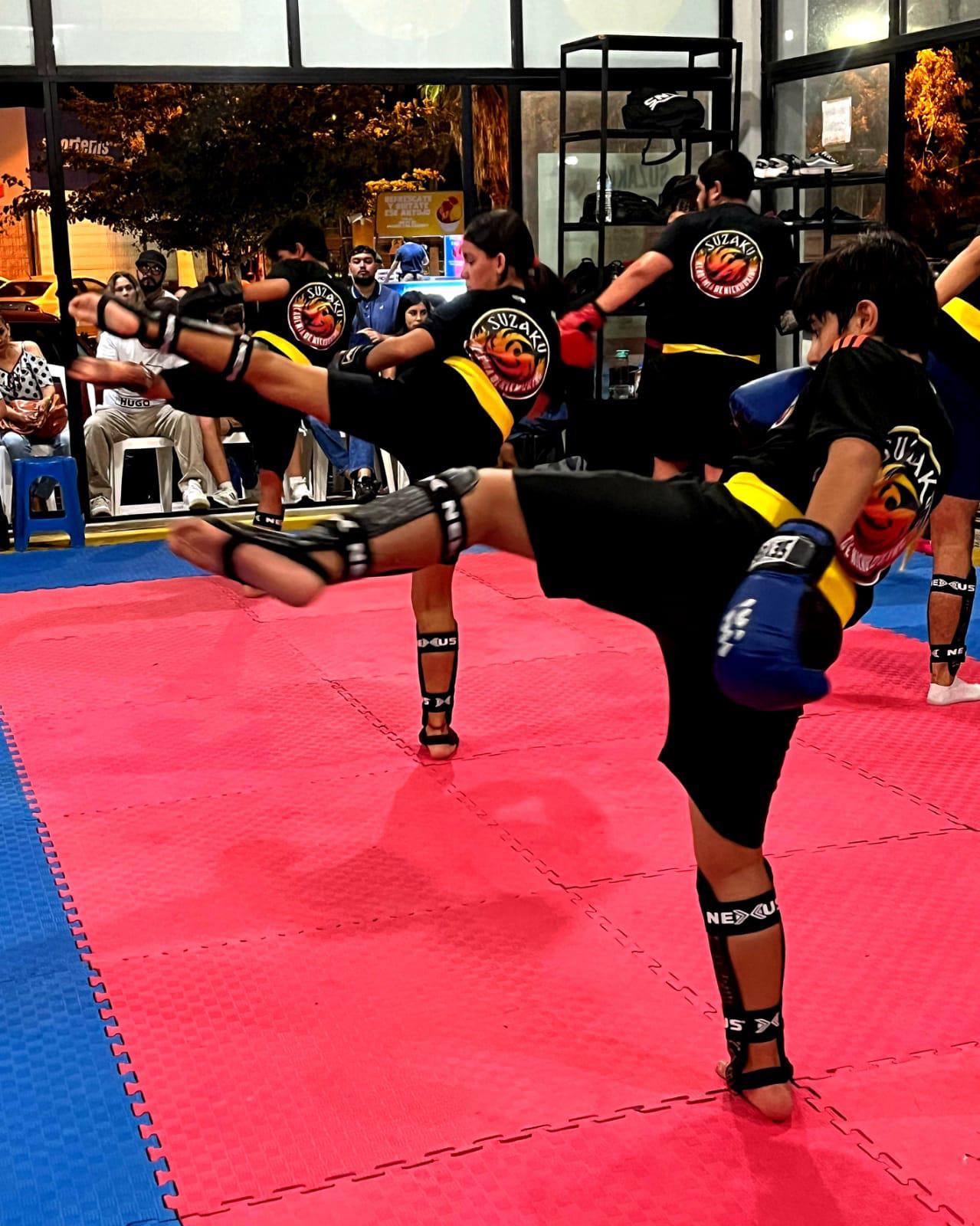 $!Academia de Kickboxing Suzaku realiza con éxito exámenes de grado de cinta