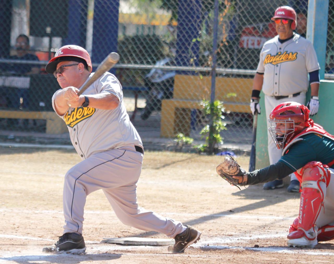 $!Recuerdan a Jesús Flores en partido amistoso de beisbol de ex Raiders