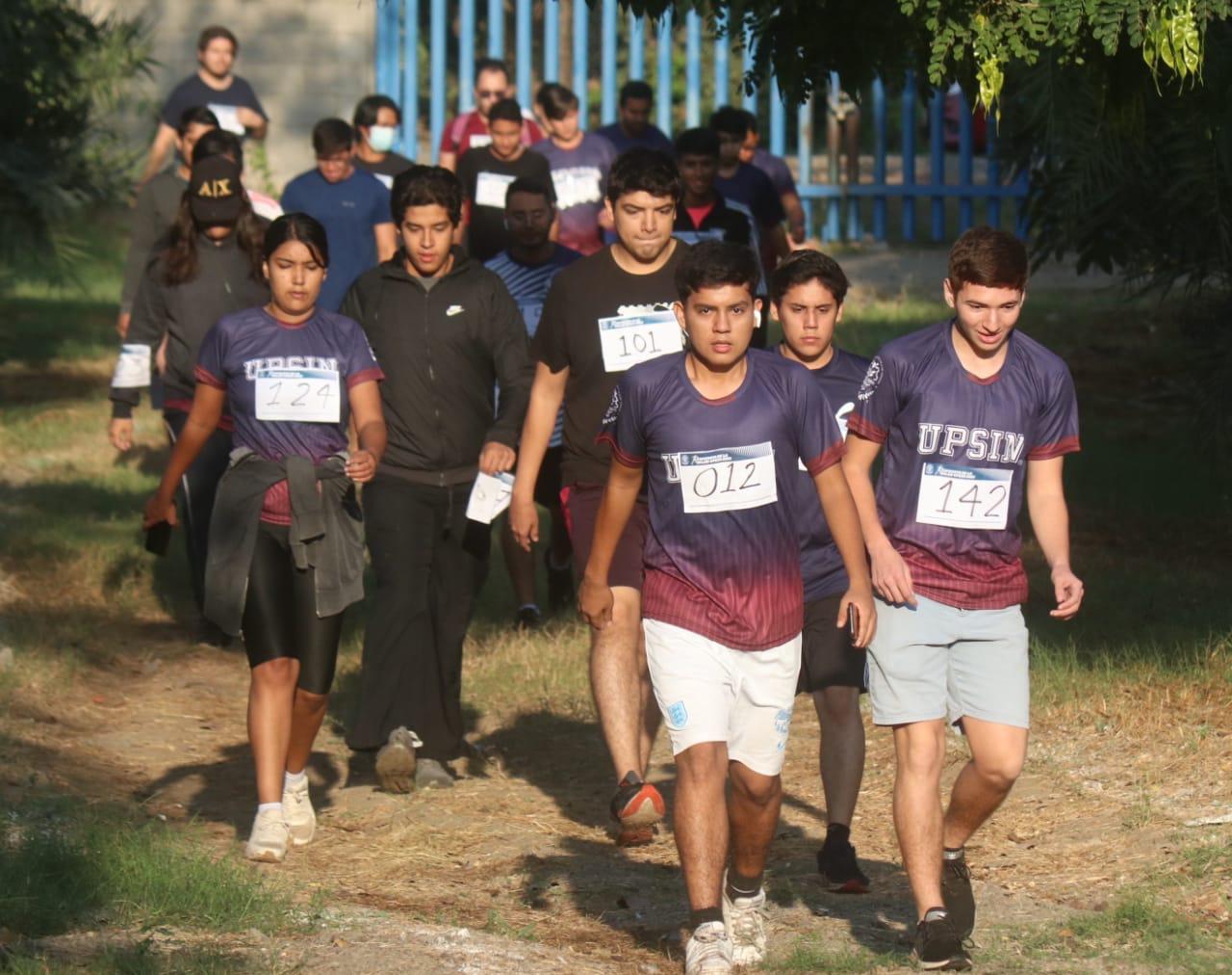 $!Completan alrededor de 200 estudiantes de la Upsin Caminata de la Salud