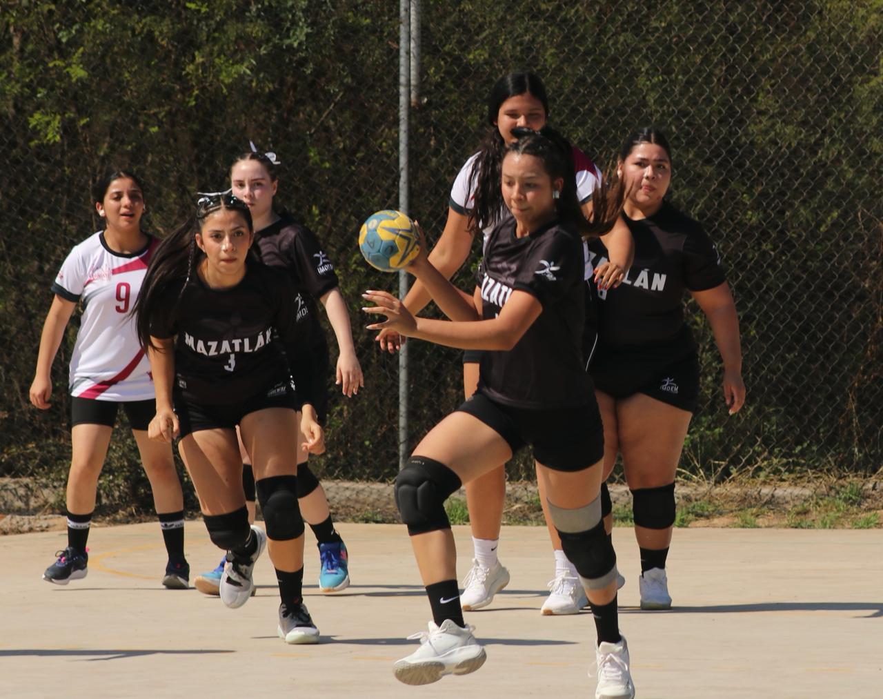 $!¡Tricampeonas estatales! Mazatlán vuelve a dominar en handball