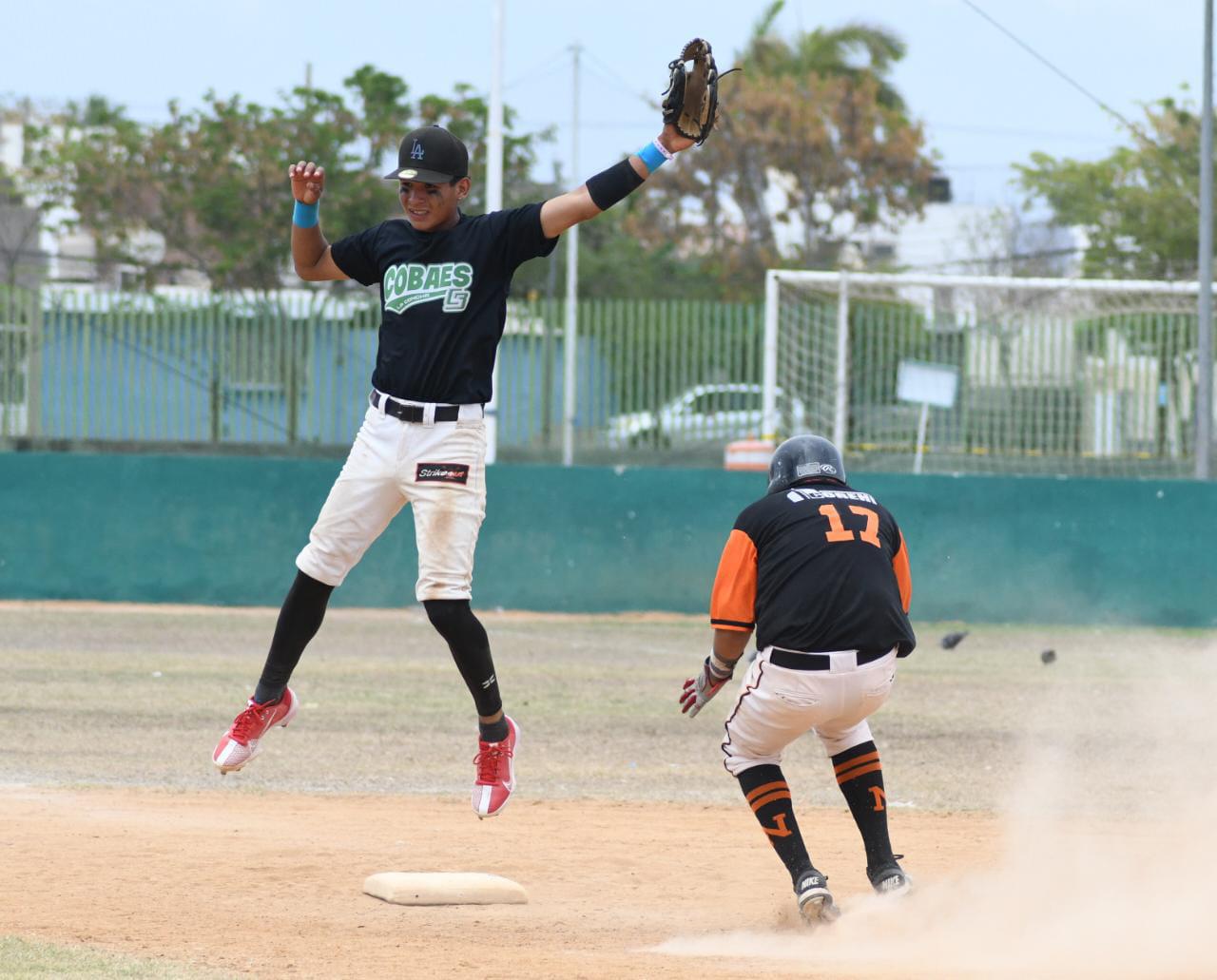 $!Suenan los bats en la tercera jornada de los Estatales Cobaes