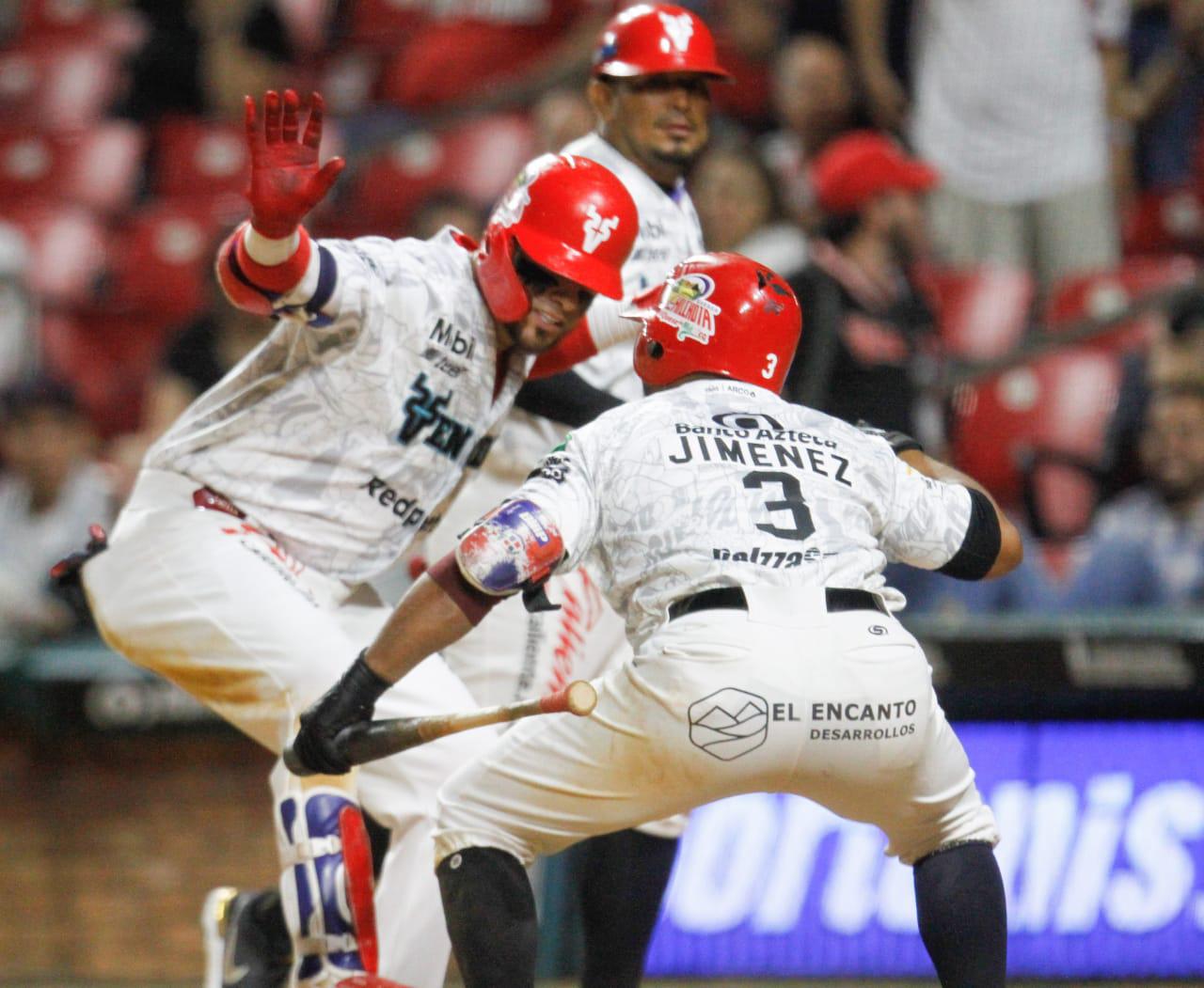 $!Truena el bate de Félix Pérez y Venados de Mazatlán liga serie en casa