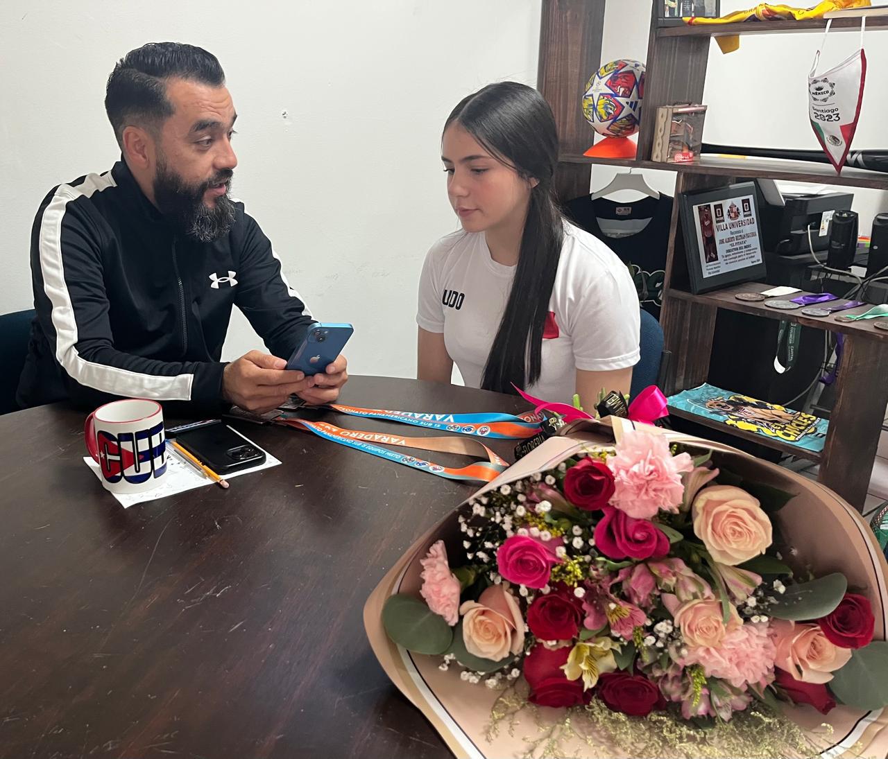 $!Recibe director del Imdec a Ana Lucía Álvares, medallista panamericana de judo