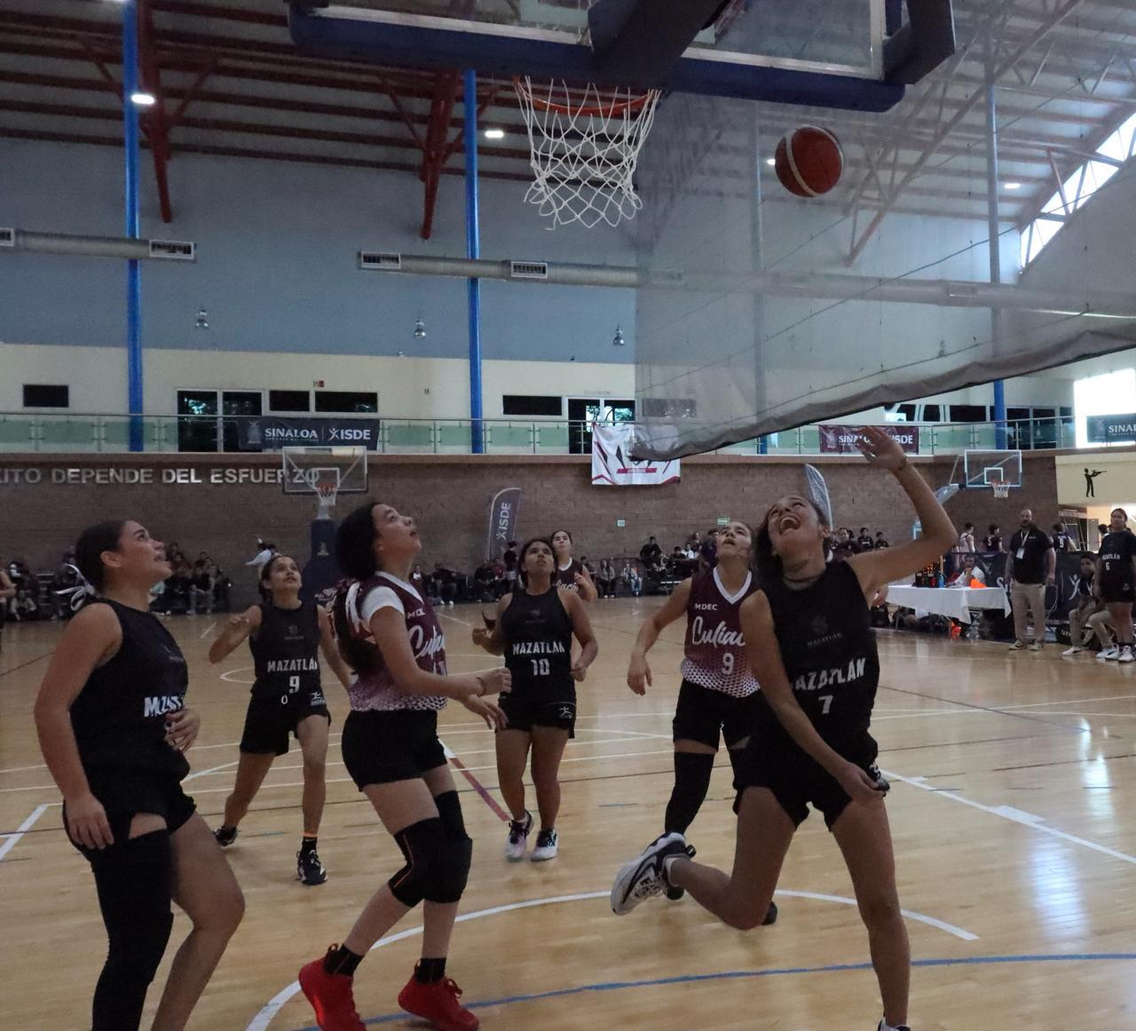 $!Logran mazatlecos victorias de alarido en estatal de baloncesto de los Nacionales Conade