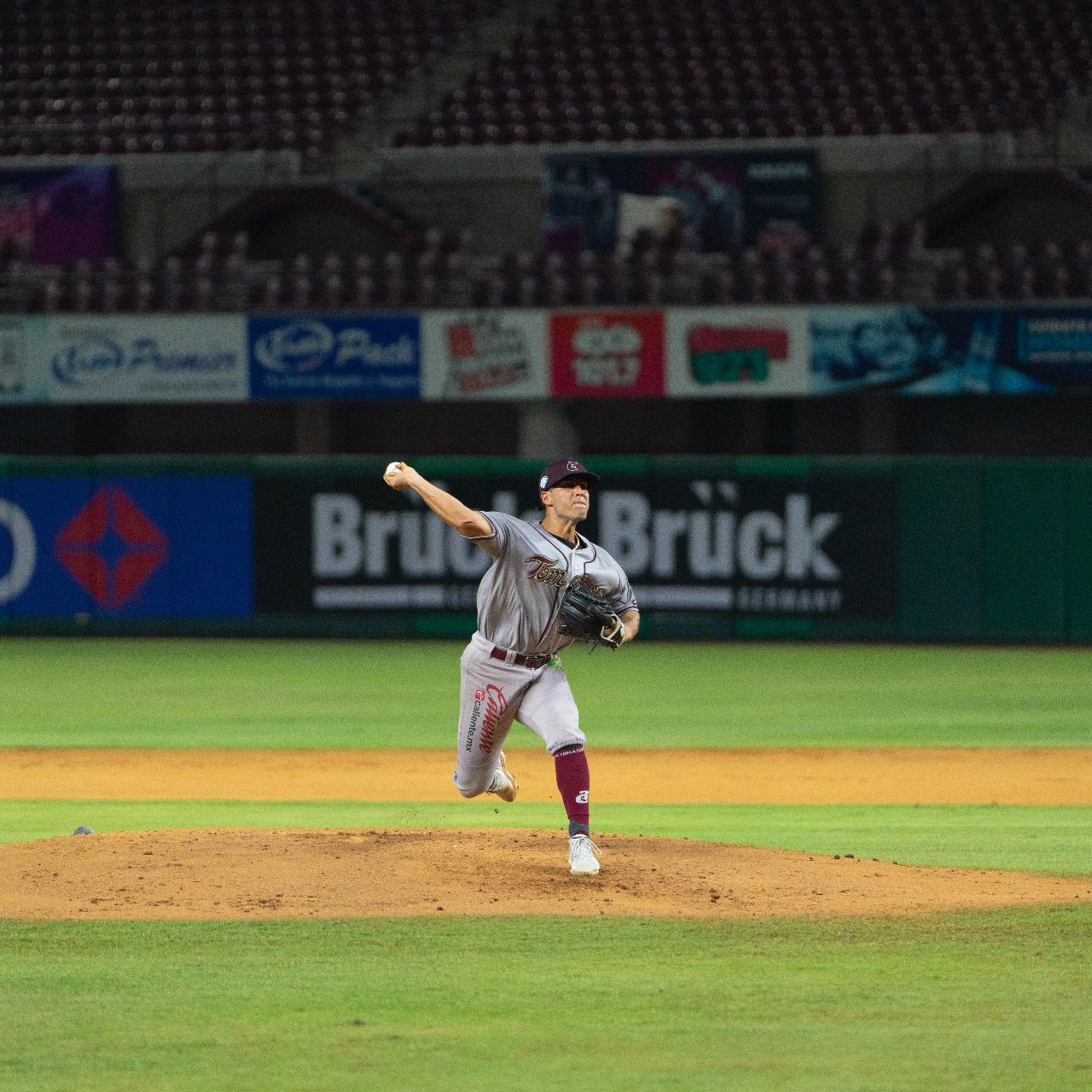 $!El pitcheo de Tomateros luce imponente en empate sin carreras ante Sultanes