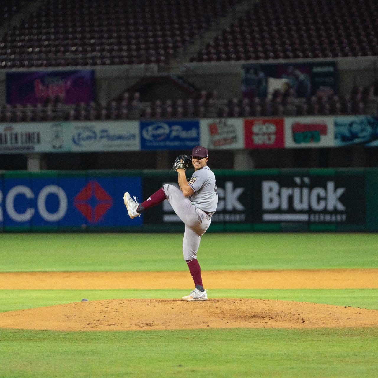 $!El pitcheo de Tomateros luce imponente en empate sin carreras ante Sultanes