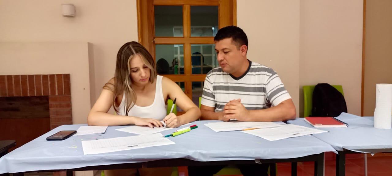 $!Daniela Lim y Jorge Ortiz hicieron los trabajos de preselección de los cortos este fin de semana.