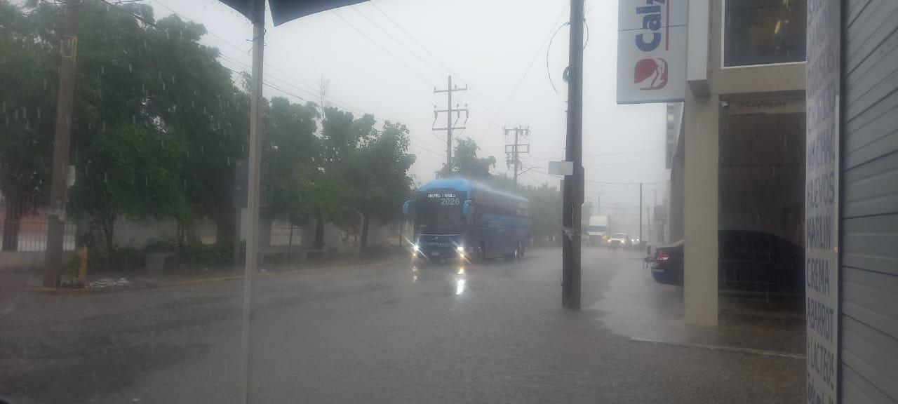 $!‘Roslyn’ sorprendió a escuinapenses con la guardia abajo; lloviznó, hizo calor y se vinieron las lluvias torrenciales