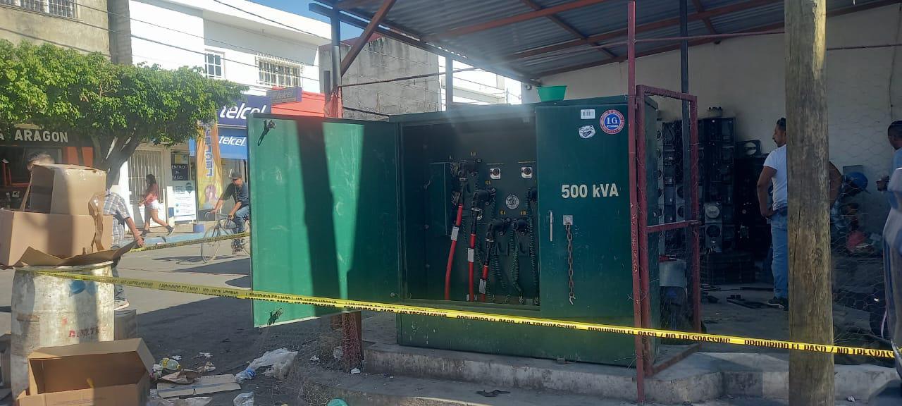 $!Explosión de centro de carga deja sin luz al Mercado de Escuinapa