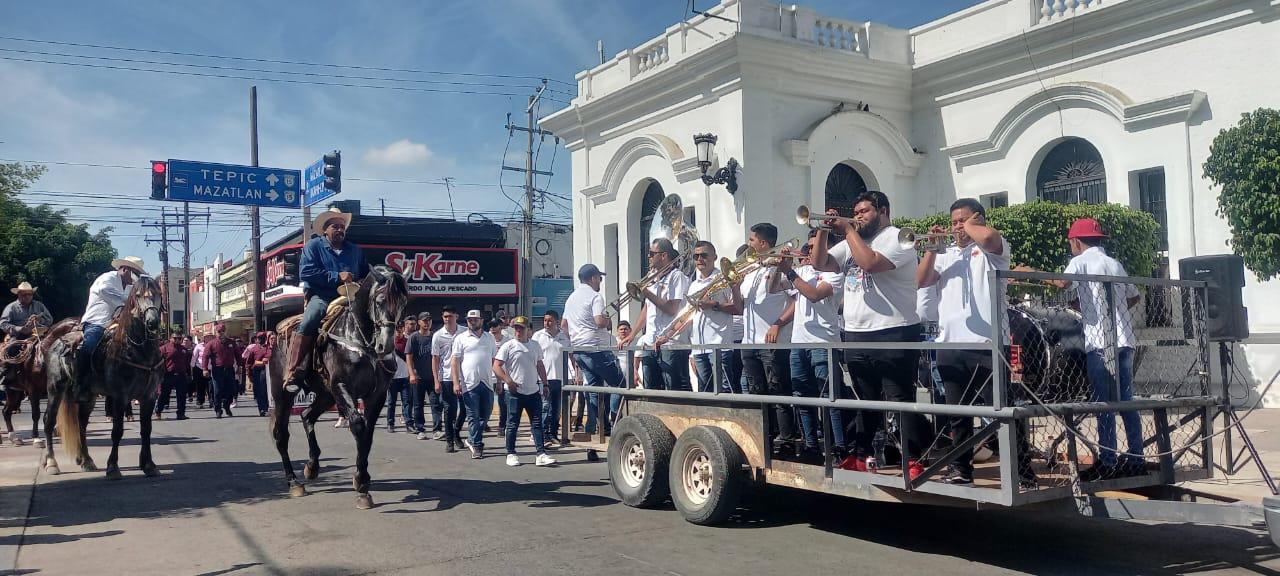 $!Se suman trabajadores a marcha por el 1 de mayo en Escuinapa