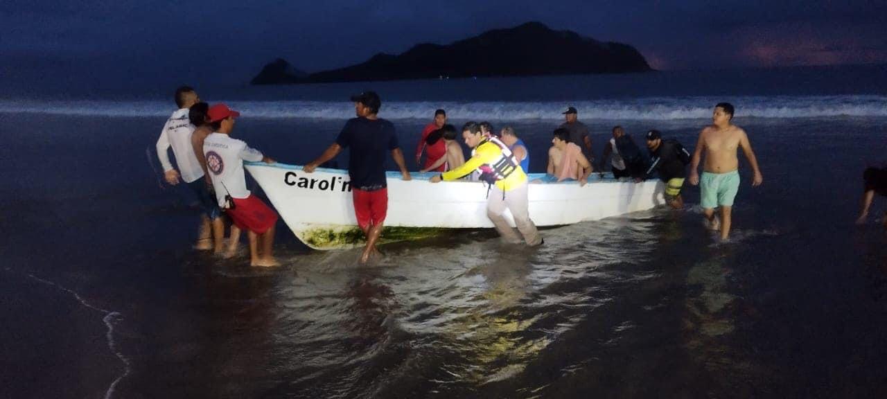 $!PC rescató a 106 personas de inundaciones por tormenta en Mazatlán