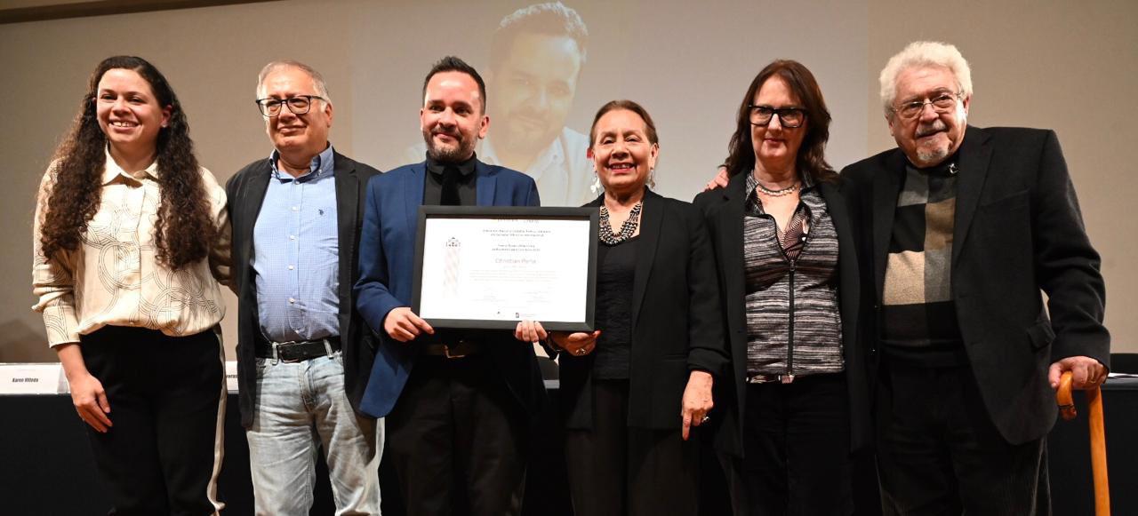 $!Autoridades del INBAL encabezaron la ceremonia de entrega del premio.