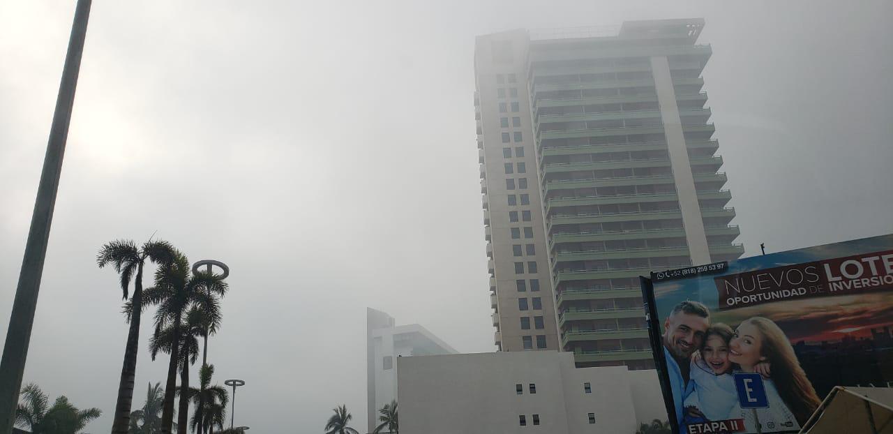 $!La neblina ofrece un gran espectáculo estos días en Mazatlán