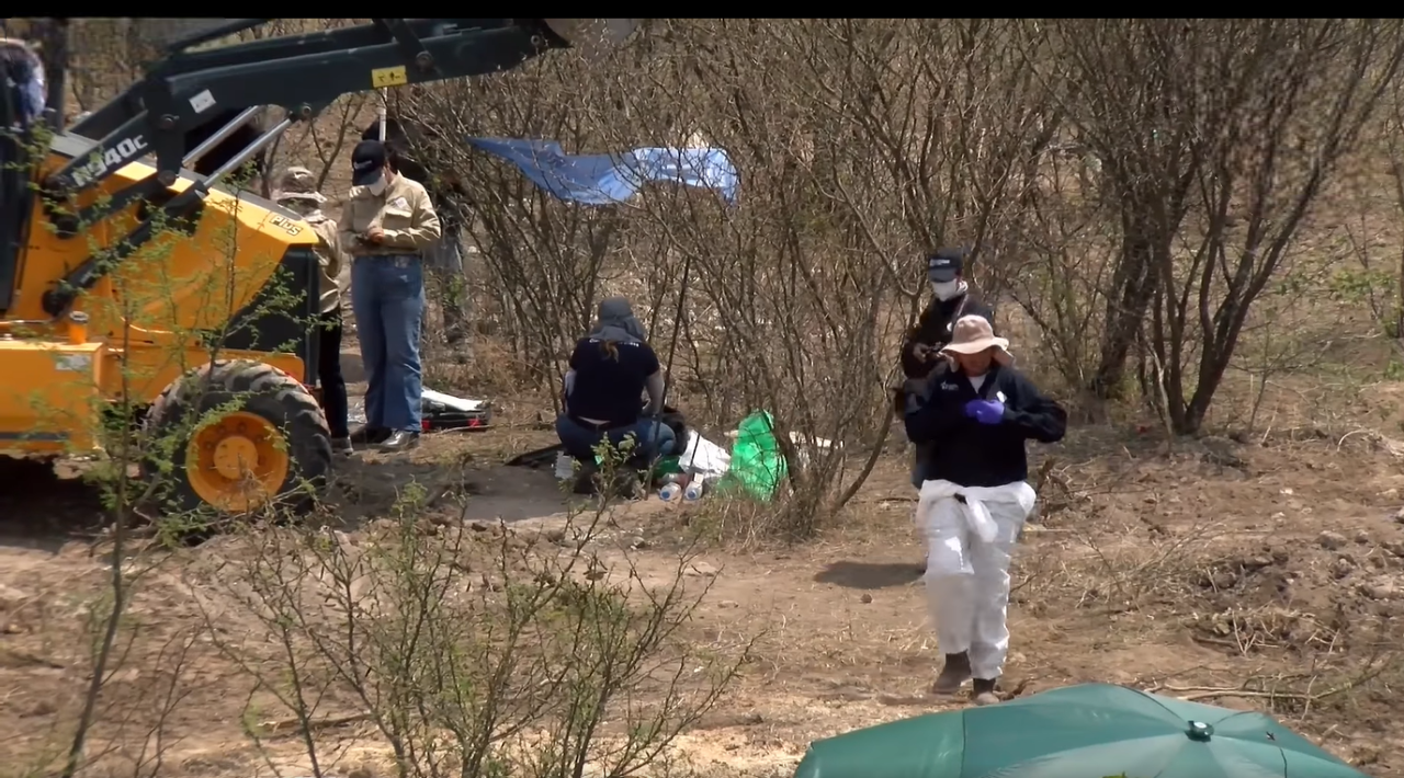 $!Madres Buscadoras de Jalisco hallan fosas clandestinas con al menos 20 cuerpos