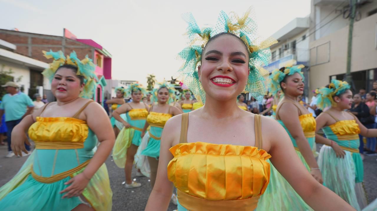 $!Celebran desfile de la Feria de la Primavera de El Rosario