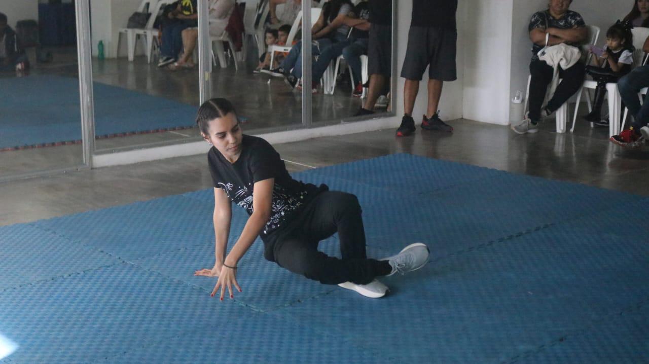 $!Deslumbran B-Girls y B-Boys con increíbles pasos de baile y actitud desafiante