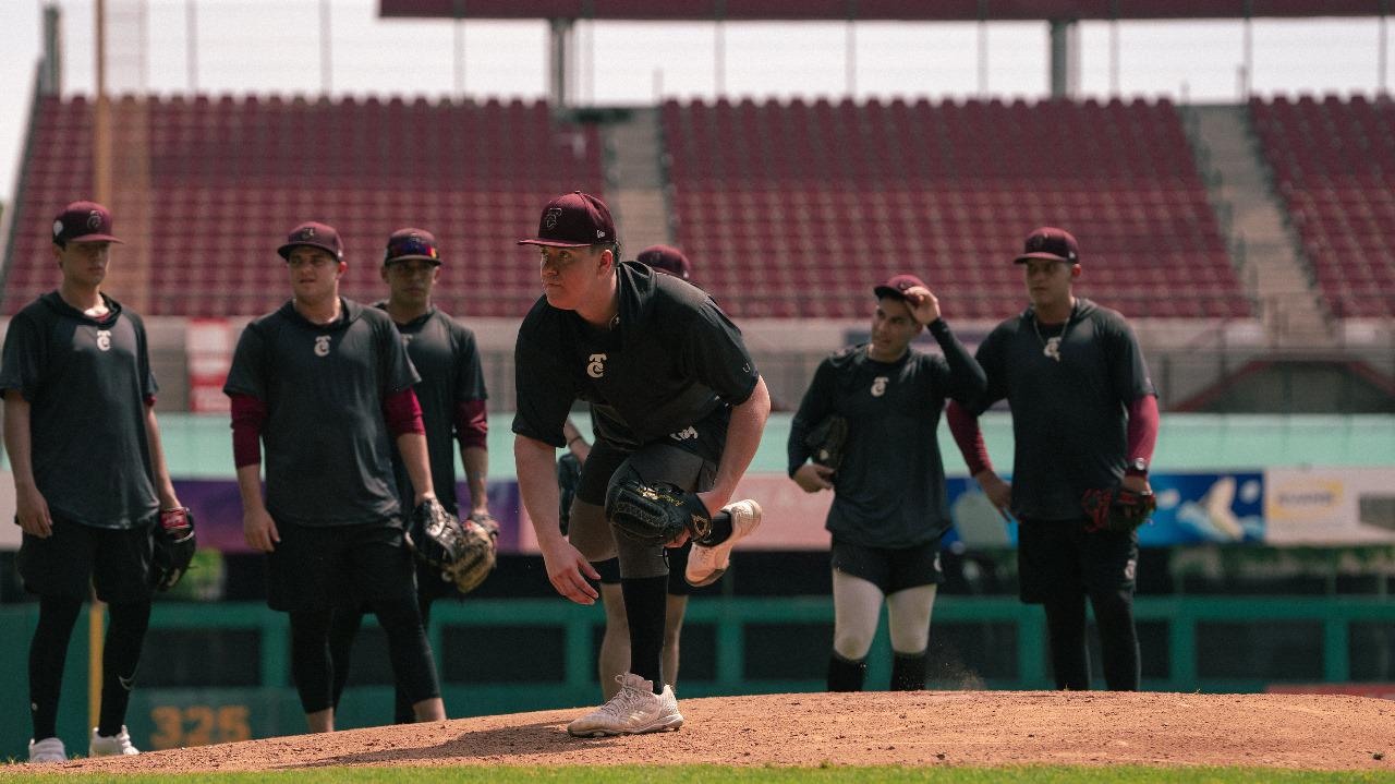 $!Víctor ‘Sherman’ Castañeda se incorpora a la pretemporada de Tomateros de Culiacán