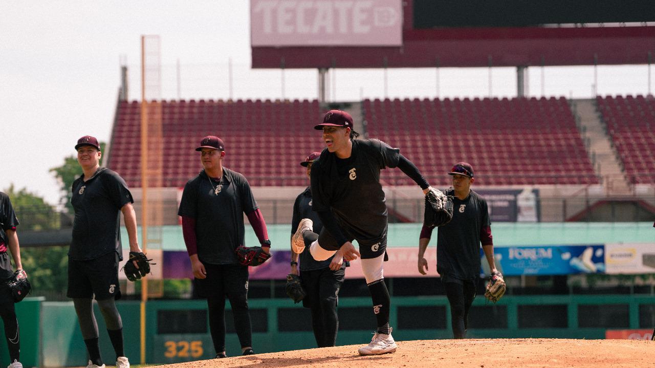 $!Víctor ‘Sherman’ Castañeda se incorpora a la pretemporada de Tomateros de Culiacán