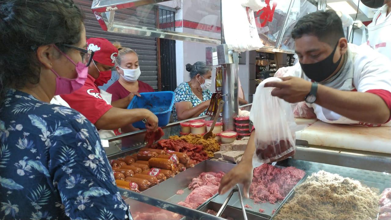 $!Baja consumo en mercados municipales de Mazatlán; directivos lo atribuyen a gastos por la pandemia