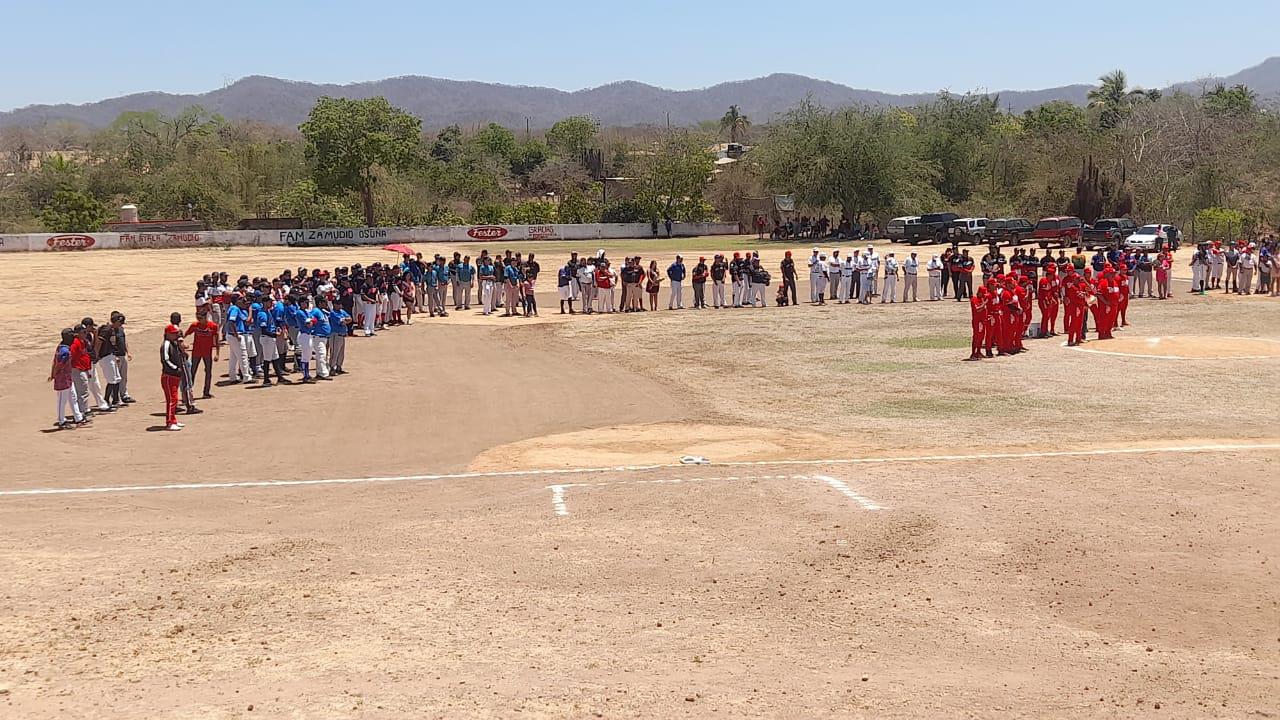 $!Reconocen a Diego Raygoza Mendoza su trayectoria en el beisbol