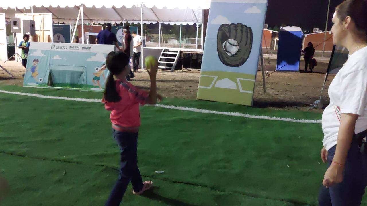 $!Llevan exhibición de karate al programa ‘Construyamos La Paz’, en Culiacán