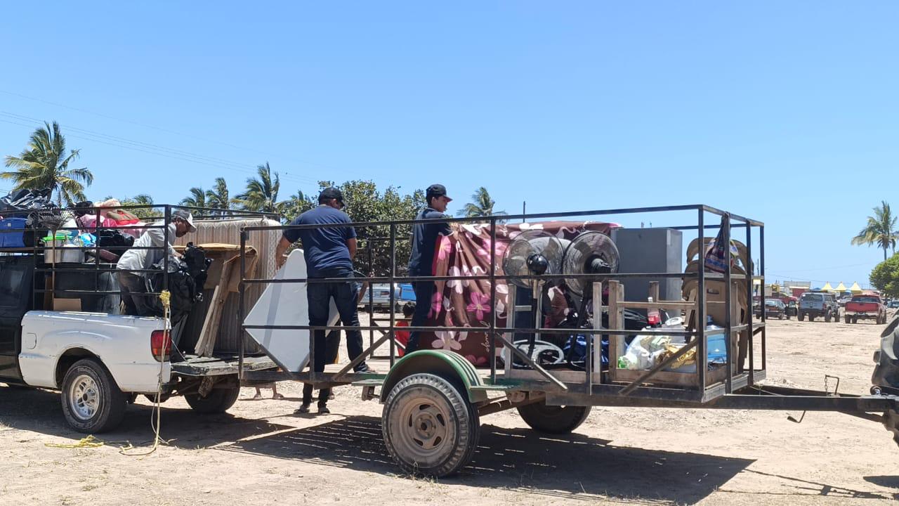 $!Familias de Escuinapa cumplen con el ritual y se mudan a las playas de Las Cabras