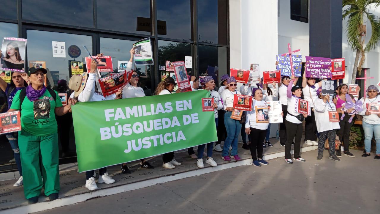 $!Más de 4 mil mujeres marchan por justicia, equidad, y por sus derechos, en Culiacán