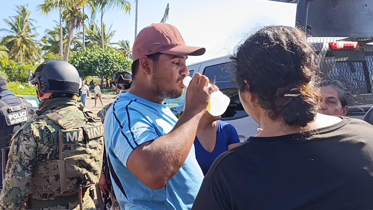 $!Camilo abrazó a sus familiares tras 50 horas perdido en altamar