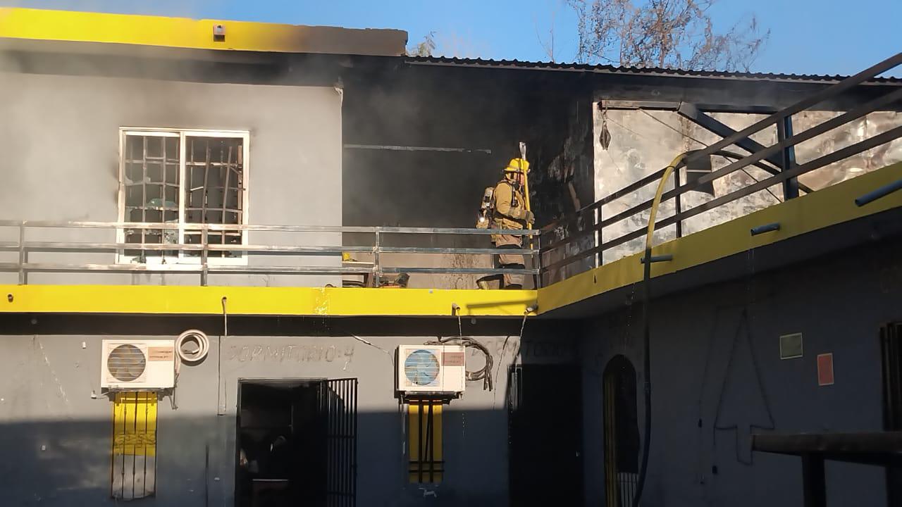 $!Incendian centro de rehabilitación en El Ranchito, en Culiacán; reportan ataques a otros dos inmuebles