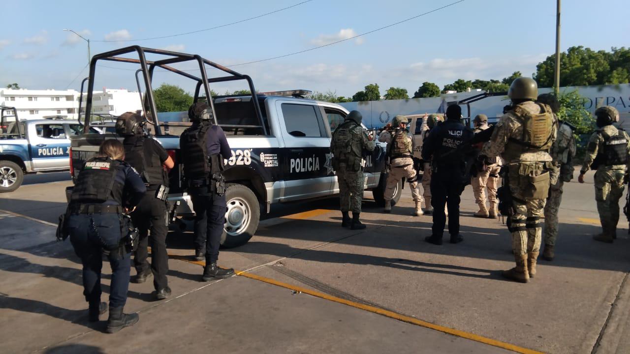 $!Balacera en sector Tres Ríos provoca evacuación en complejo departamental, en Culiacán