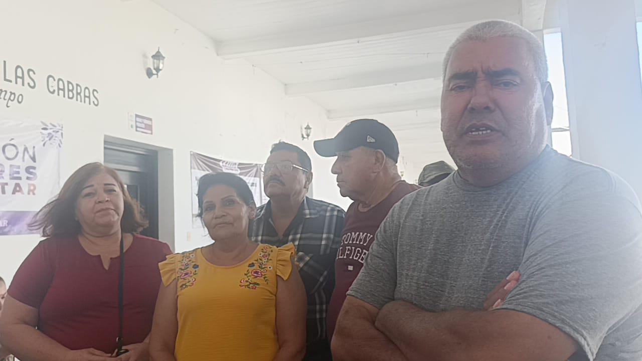 $!Acuden jubilados a Palacio Municipal a exigir explicaciones sobre adeudos, en Escuinapa