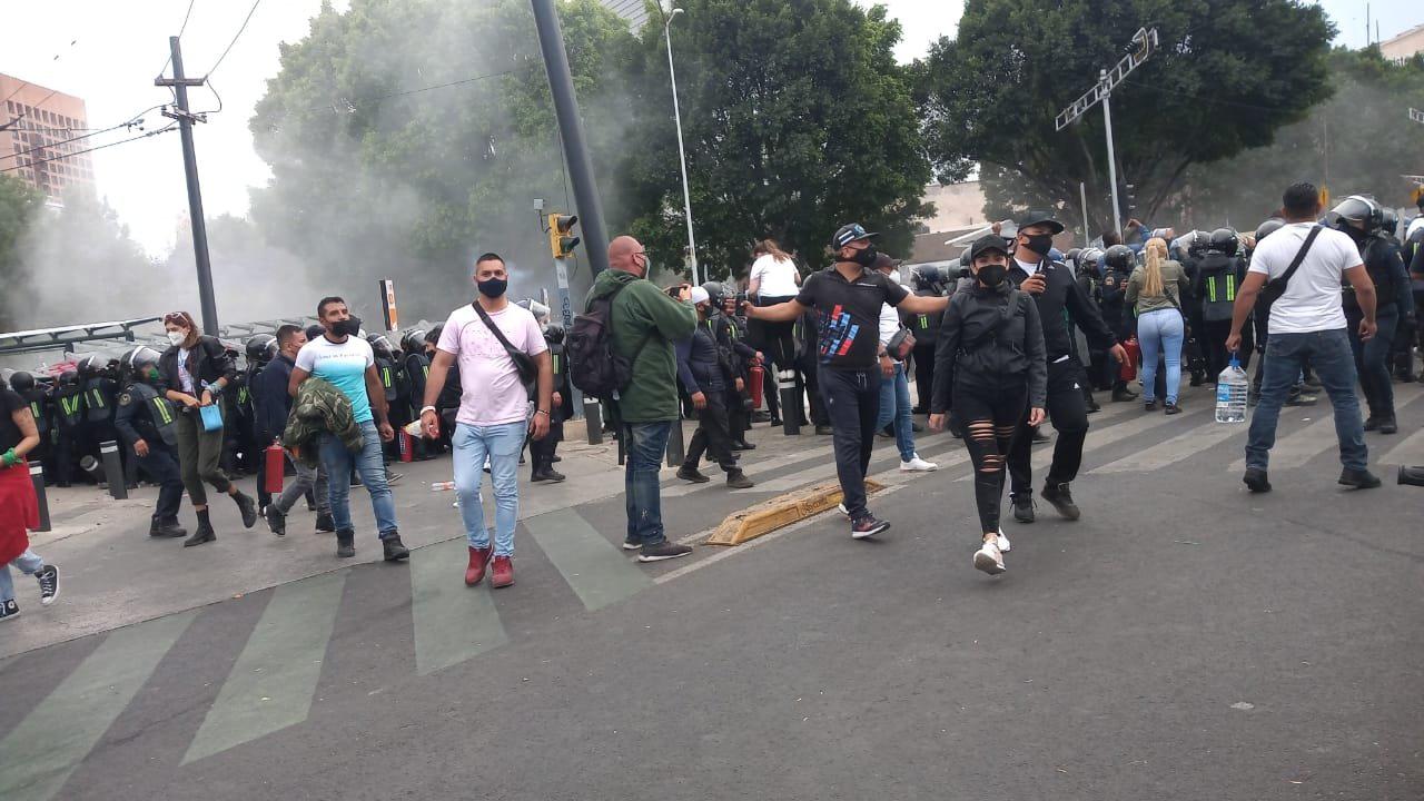 $!En la protesta también participaron hombres