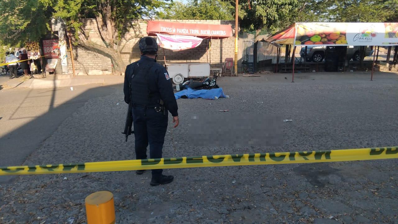 $!Hallan a 2 personas sin vida en El Barrio, en Culiacán; fueron atacados con armas de fuego