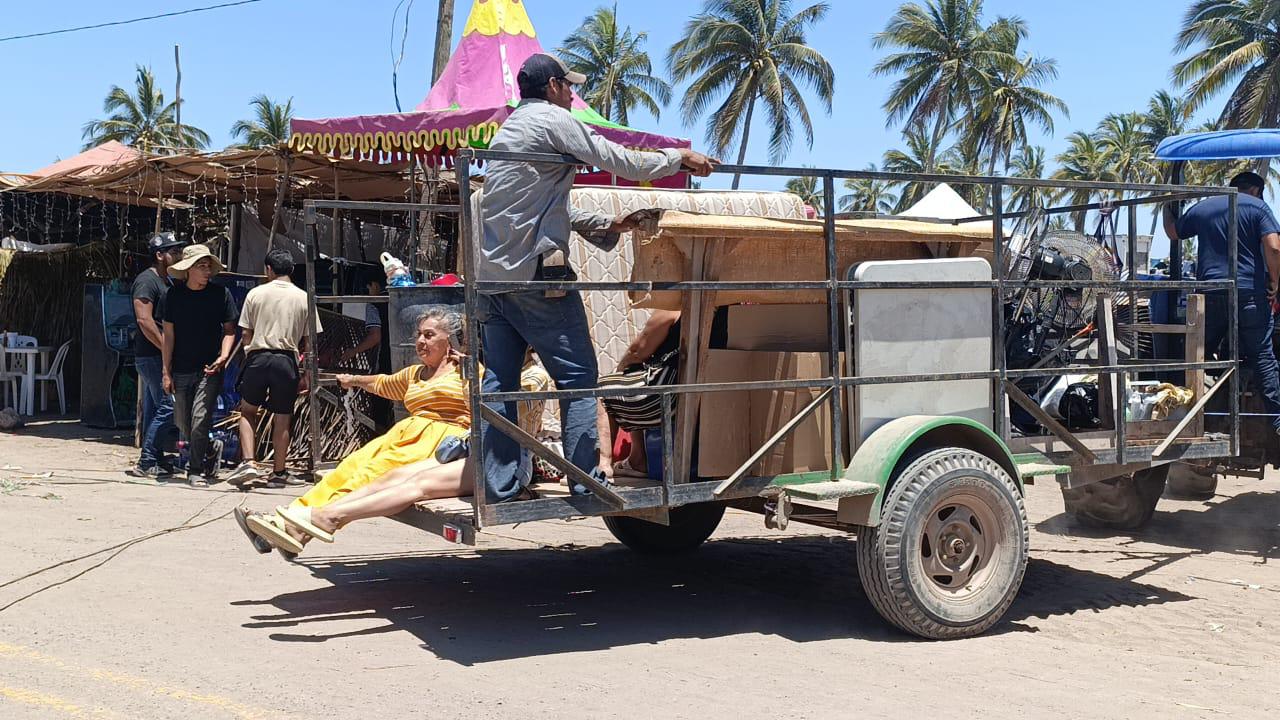 $!Familias de Escuinapa cumplen con el ritual y se mudan a las playas de Las Cabras