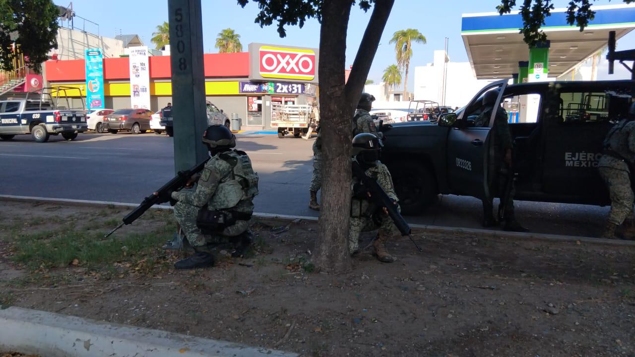 $!Balacera en sector Tres Ríos provoca evacuación en complejo departamental, en Culiacán