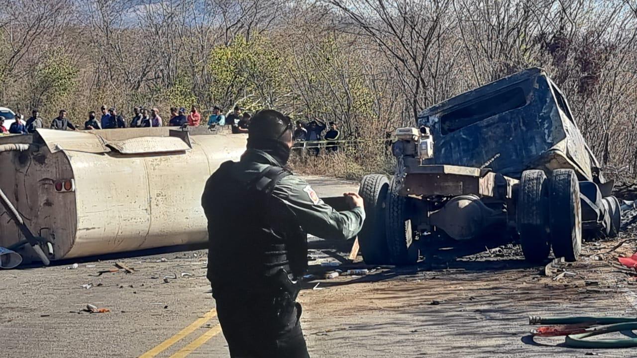 $!Mueren cinco en choque registrado en la carretera a Sanalona, en Culiacán